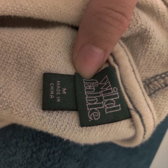 Green and Off White Camo Crop Top with Hood - Picture 4 of 5